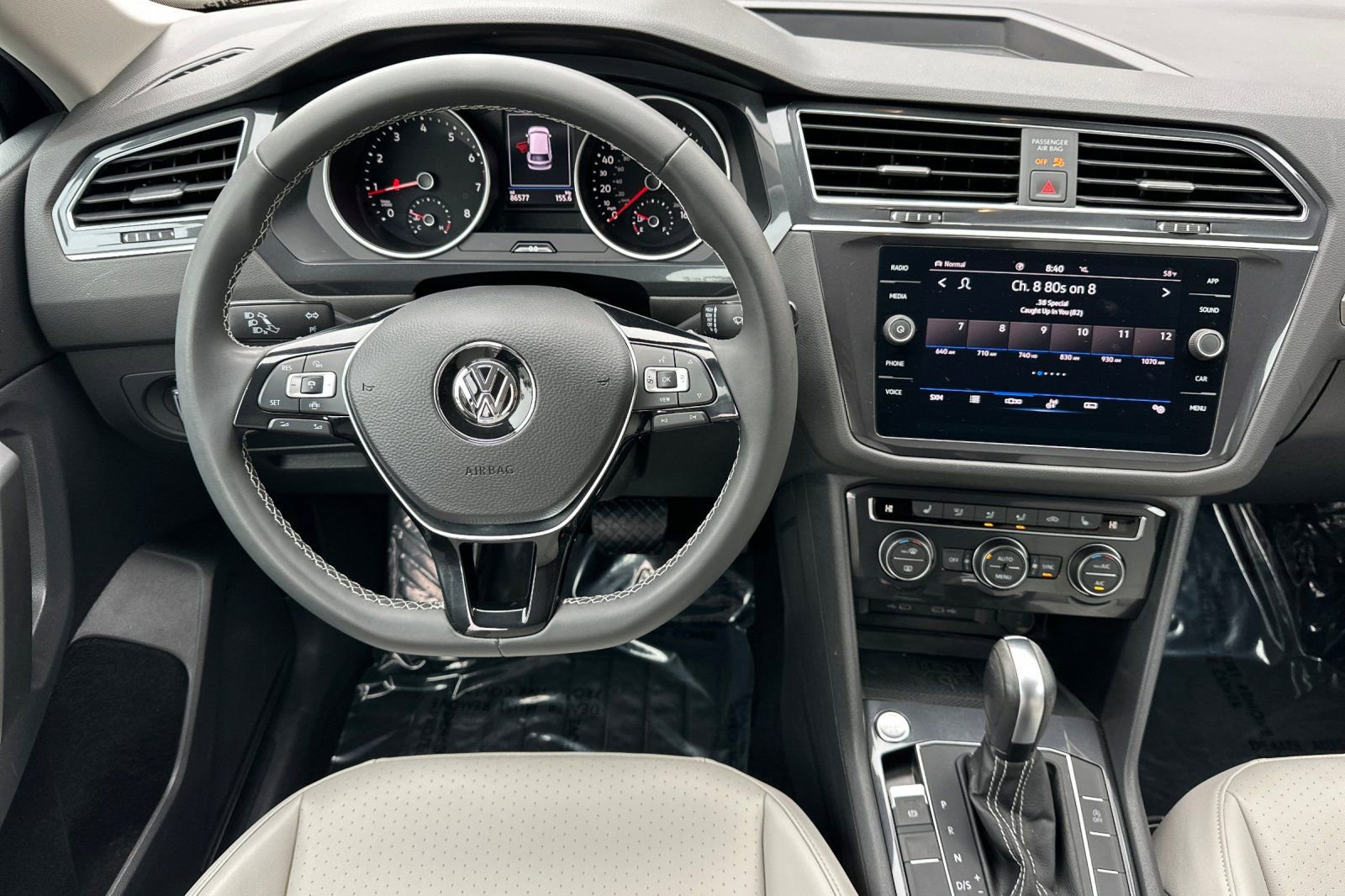 Used 2021 Volkswagen Tiguan SE AWD/4WD image 13