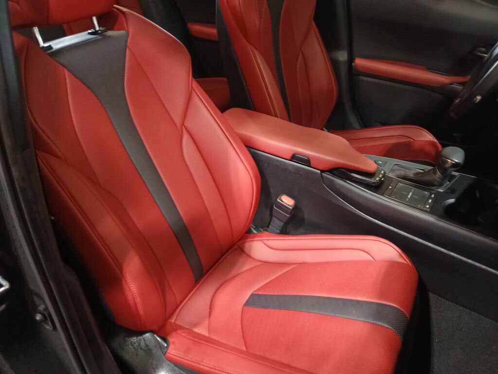 Used 2022 Lexus UX 200 F Sport w/ Accessory Package (Z2) image 29