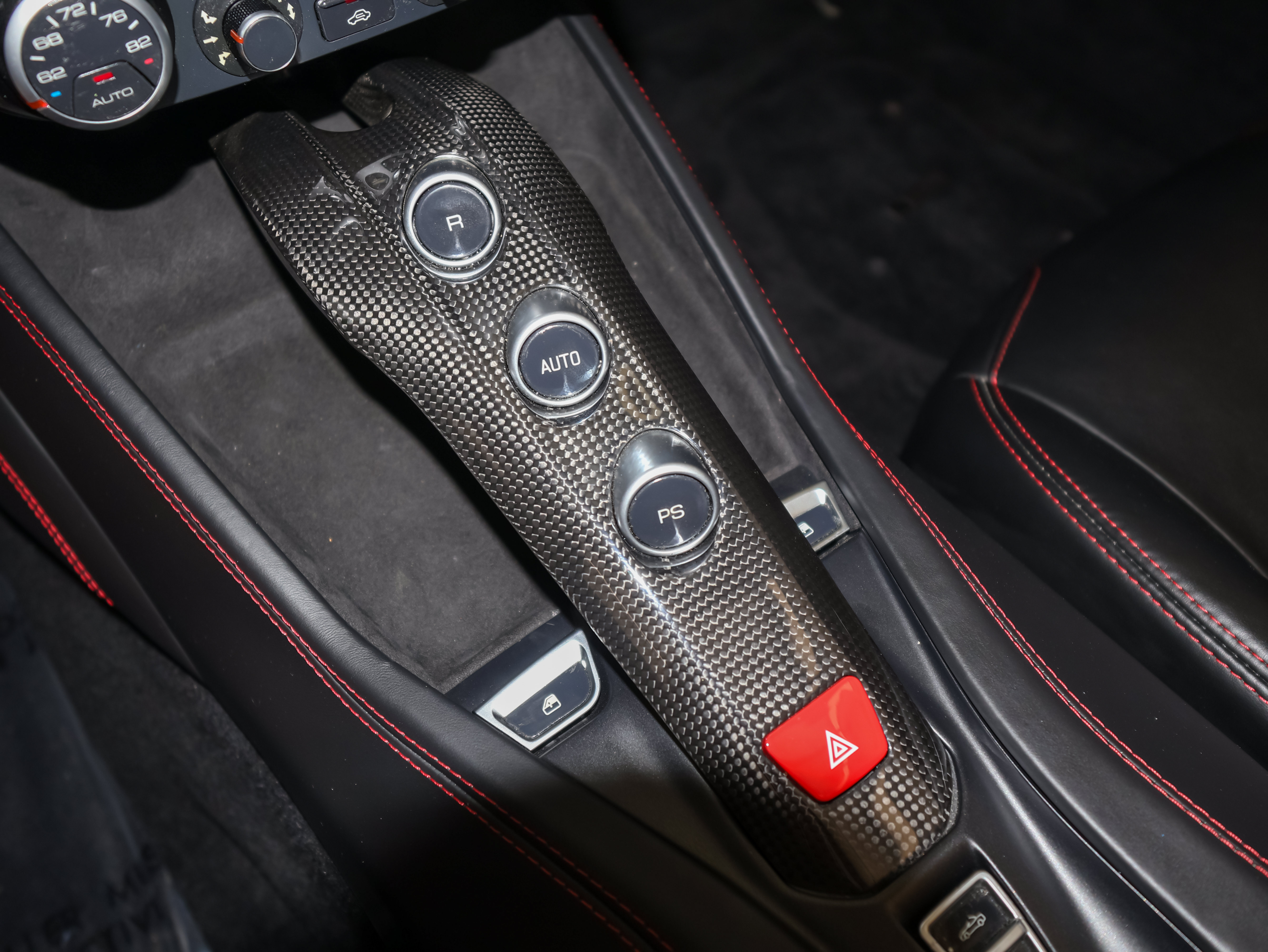 Used 2017 Ferrari California T RWD image 28