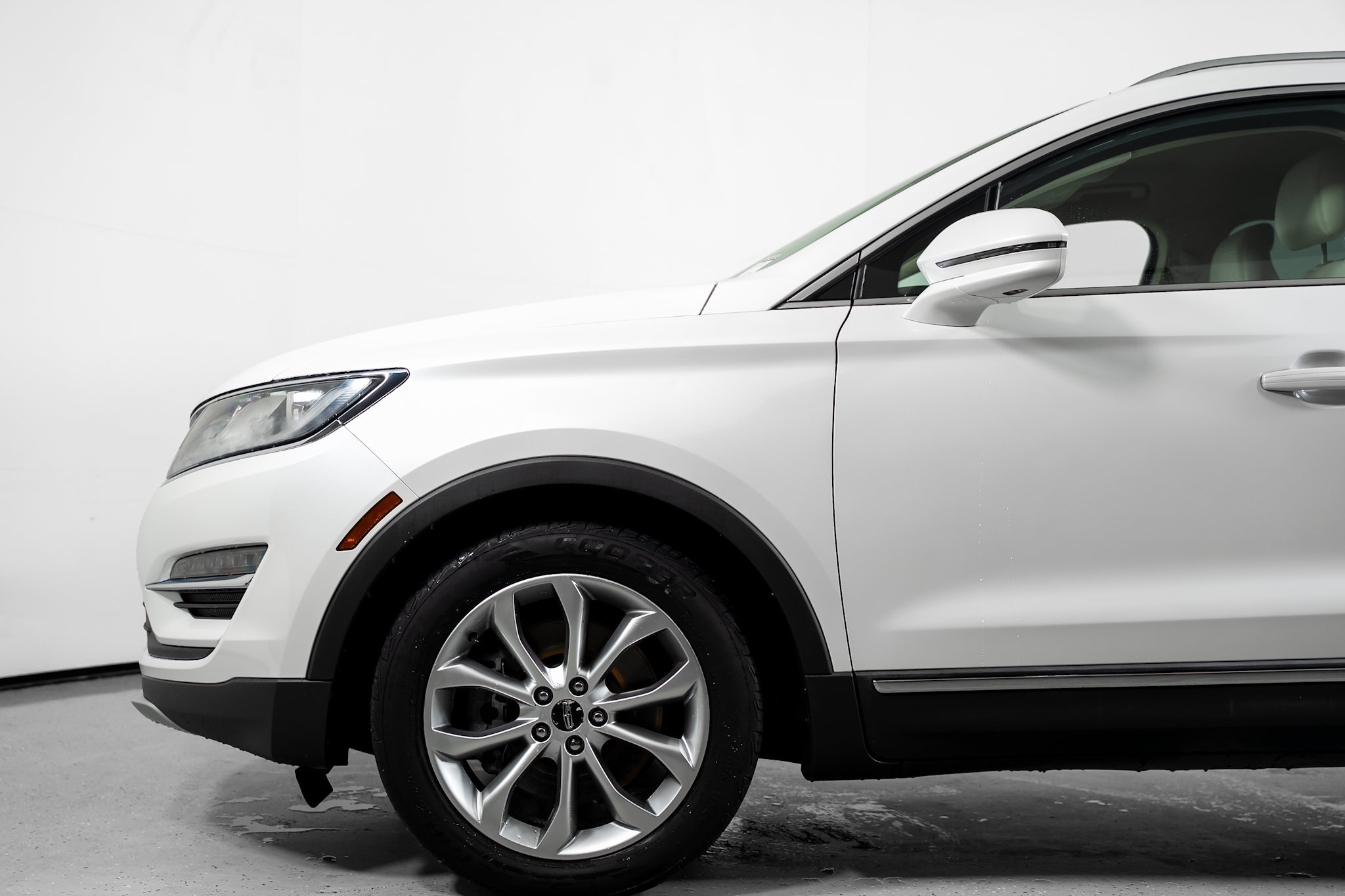 Used 2015 Lincoln MKC FWD w/ Equipment Group 101A Select image 14