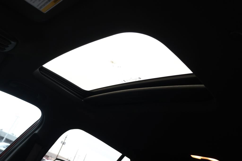 Certified 2024 Chevrolet Trax RS w/ Sunroof Package image 38