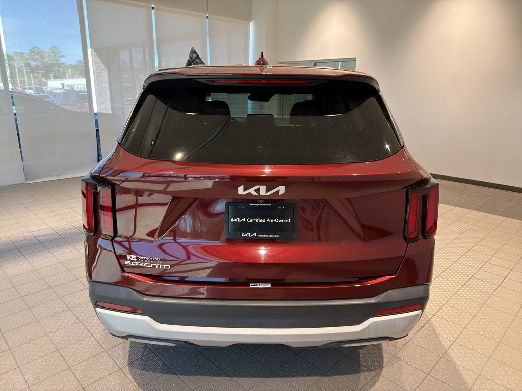 Certified 2024 Kia Sorento LX image 4