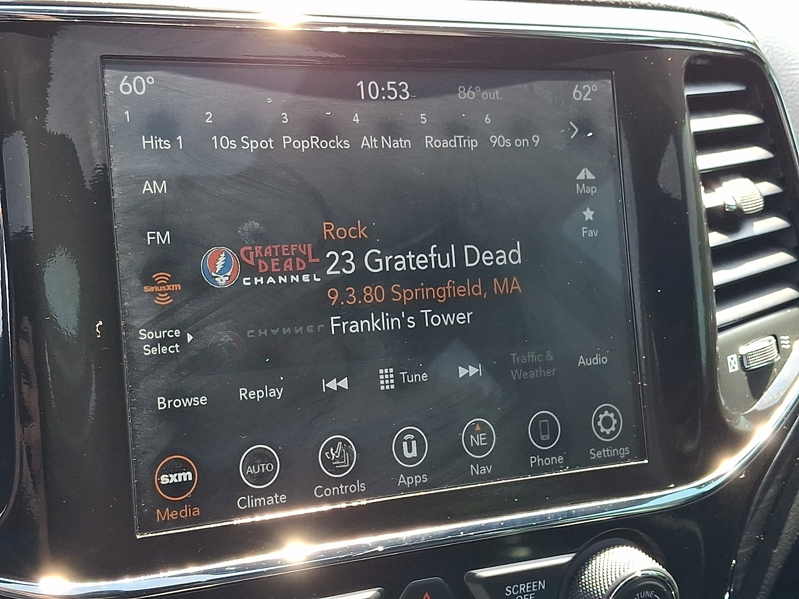 Used 2021 Jeep Grand Cherokee Laredo X AWD/4WD image 19