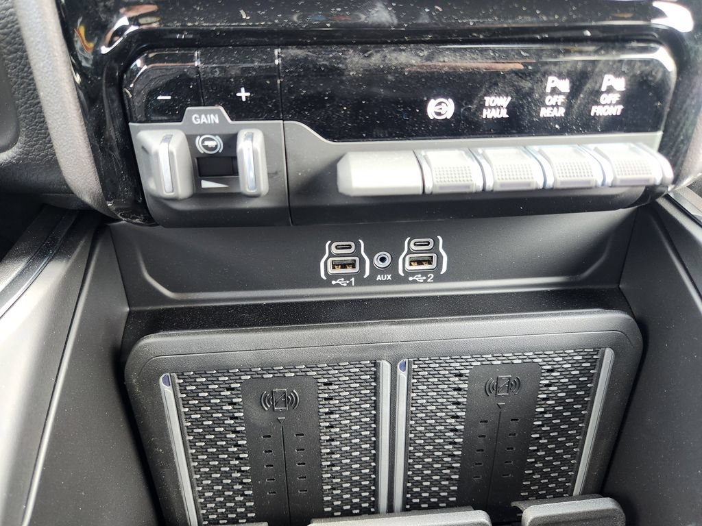 New 2026 RAM 2500 Laramie w/ Night Edition AWD/4WD image 22
