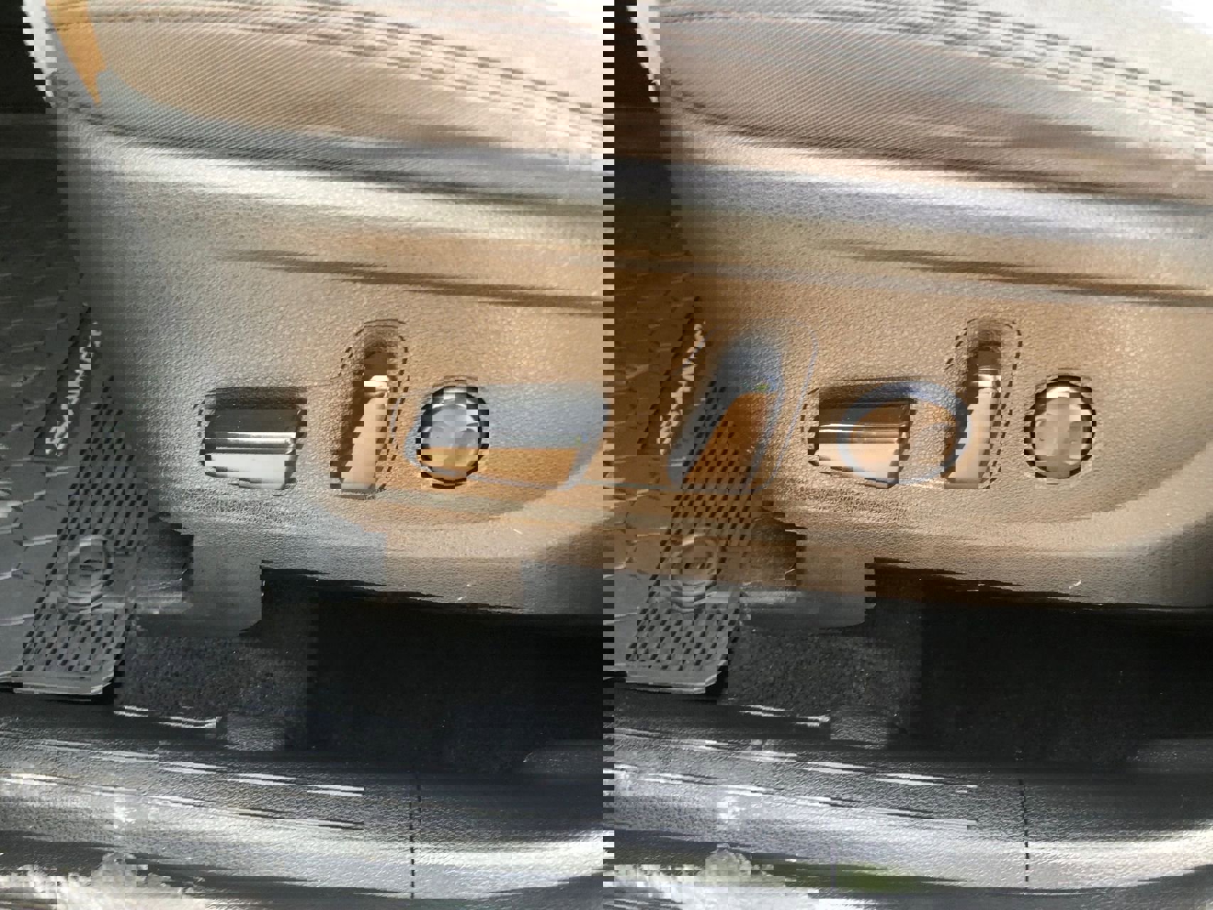 Used 2023 Hyundai Santa Fe SEL w/ Cargo Package image 13