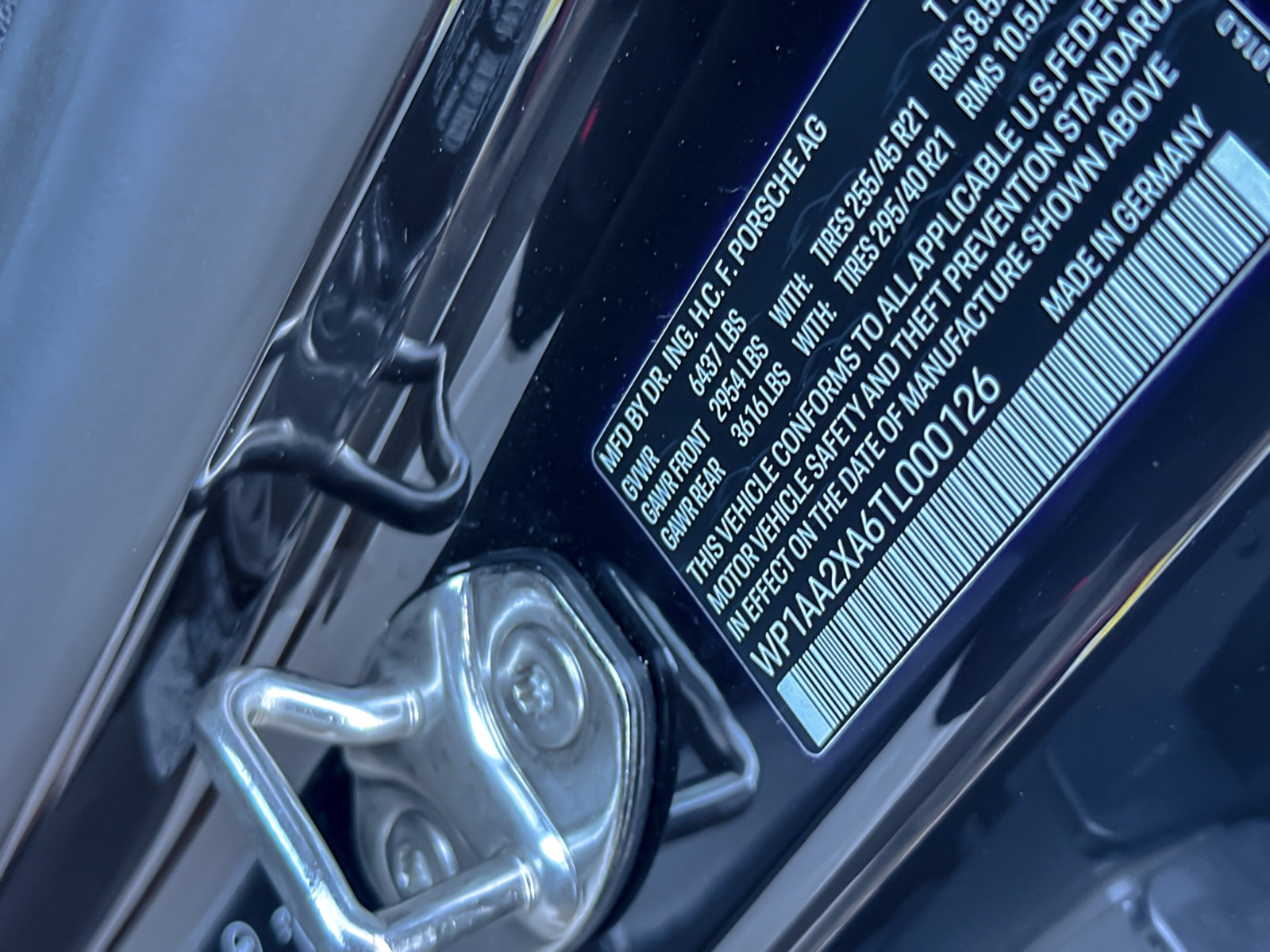 Certified 2026 Porsche Macan 4 Electric AWD/4WD image 37