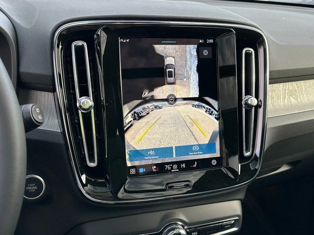 New 2025 Volvo XC40 B5 Plus w/ Climate Package image 23