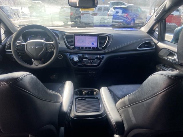 Used 2022 Chrysler Pacifica Touring-L w/ S Appearance Package image 28