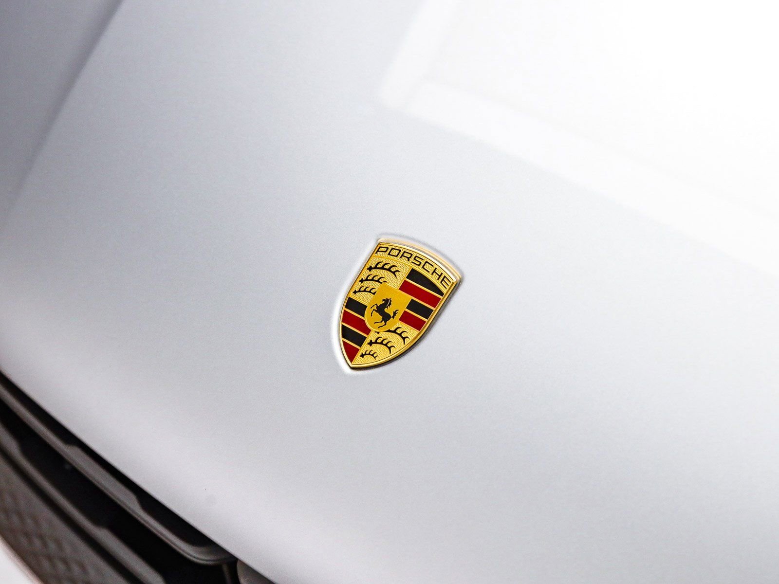 Certified 2025 Porsche Macan image 12