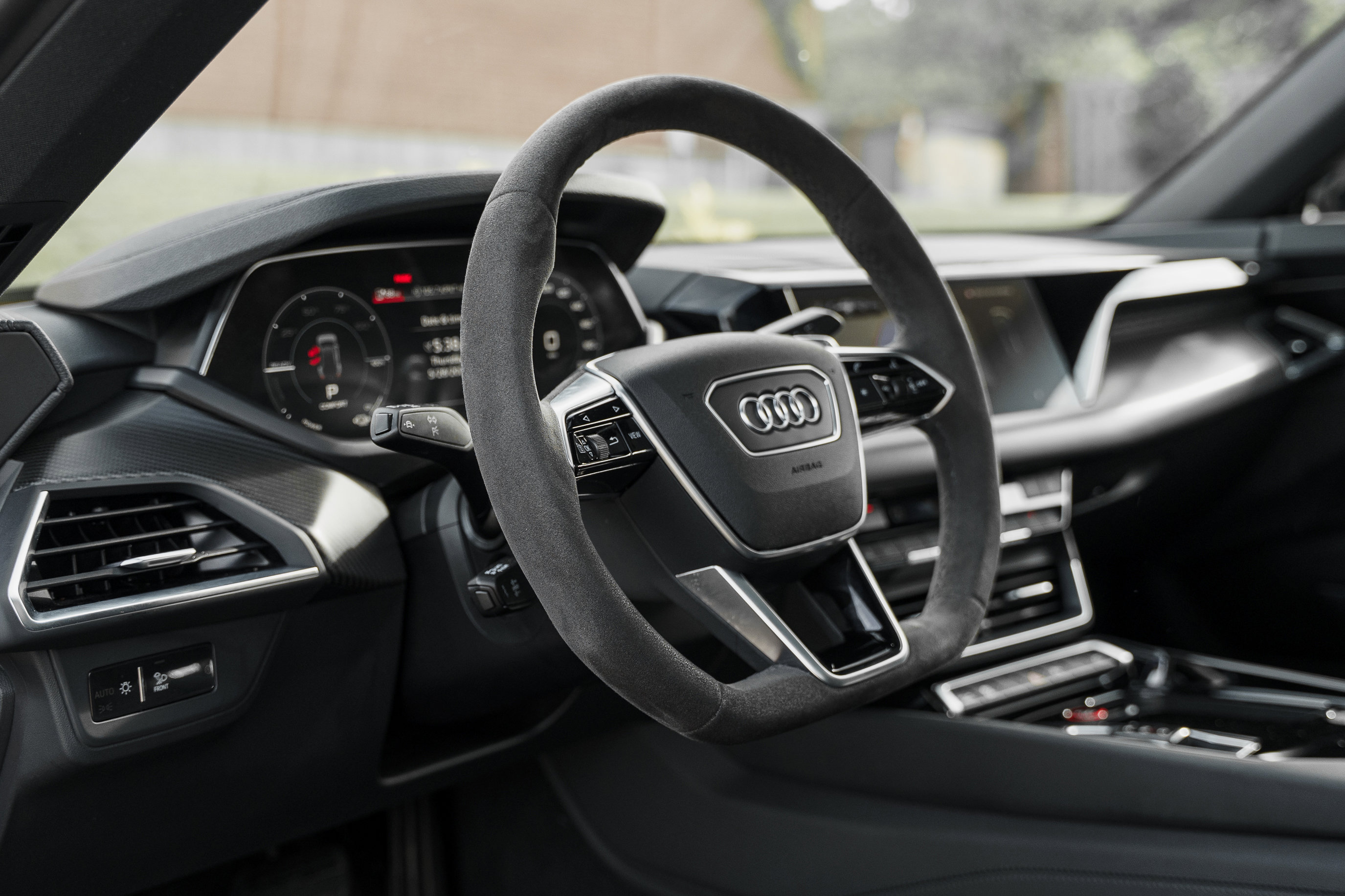 Used 2024 Audi e-tron GT Premium Plus w/ Performance Package AWD/4WD image 9