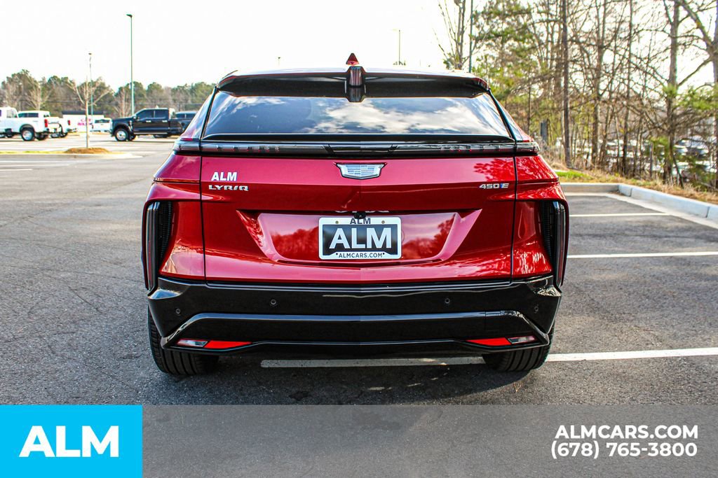 Used 2024 Cadillac Lyriq Sport image 11