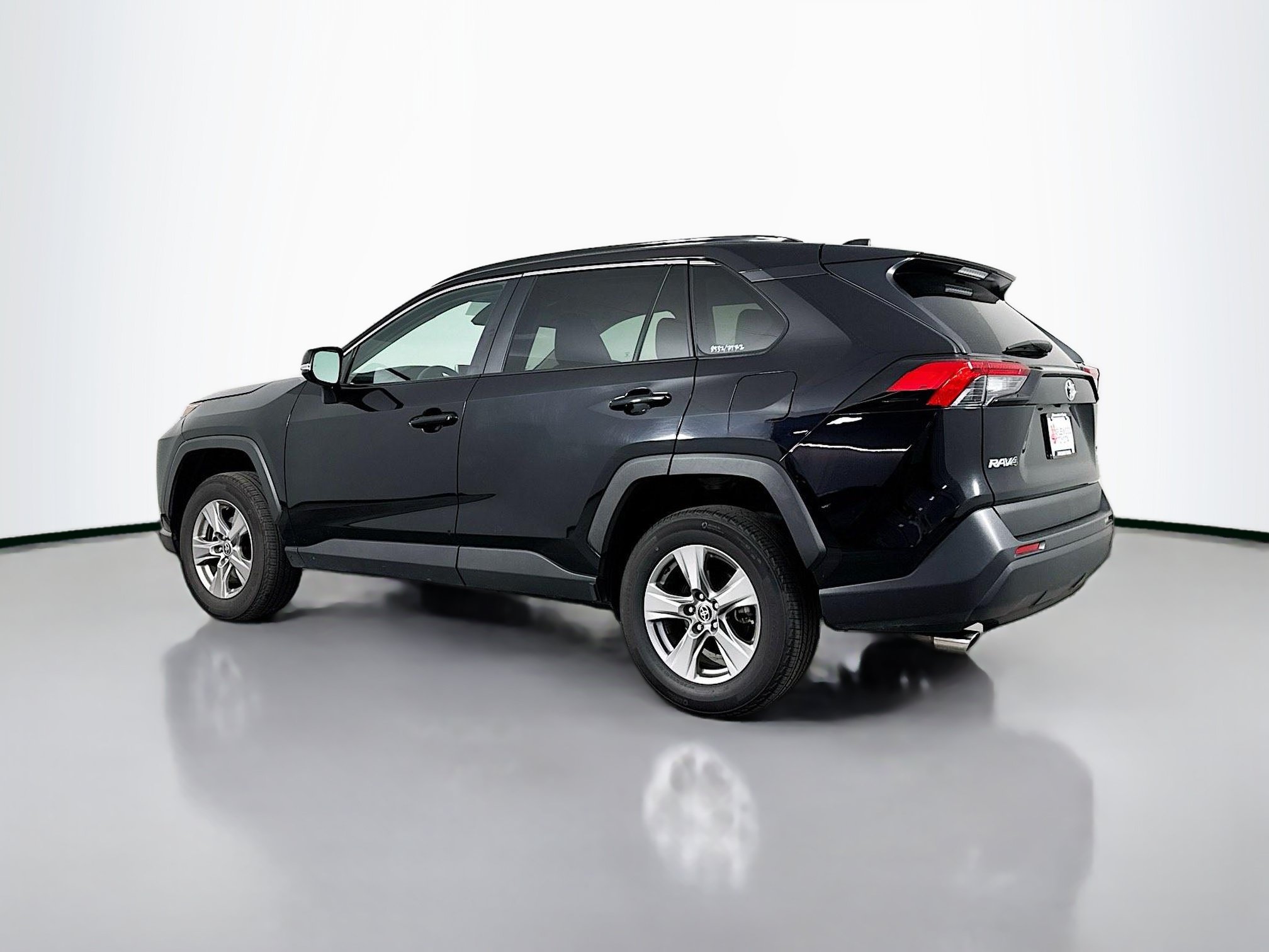 Certified 2025 Toyota RAV4 XLE AWD/4WD image 5