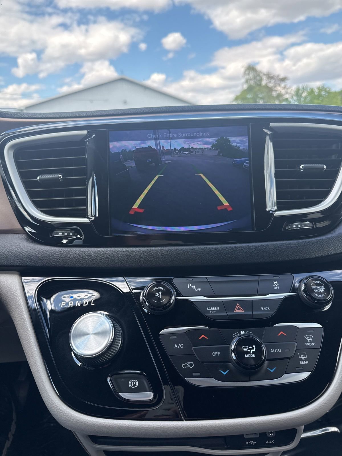Used 2017 Chrysler Pacifica Touring-L FWD image 20