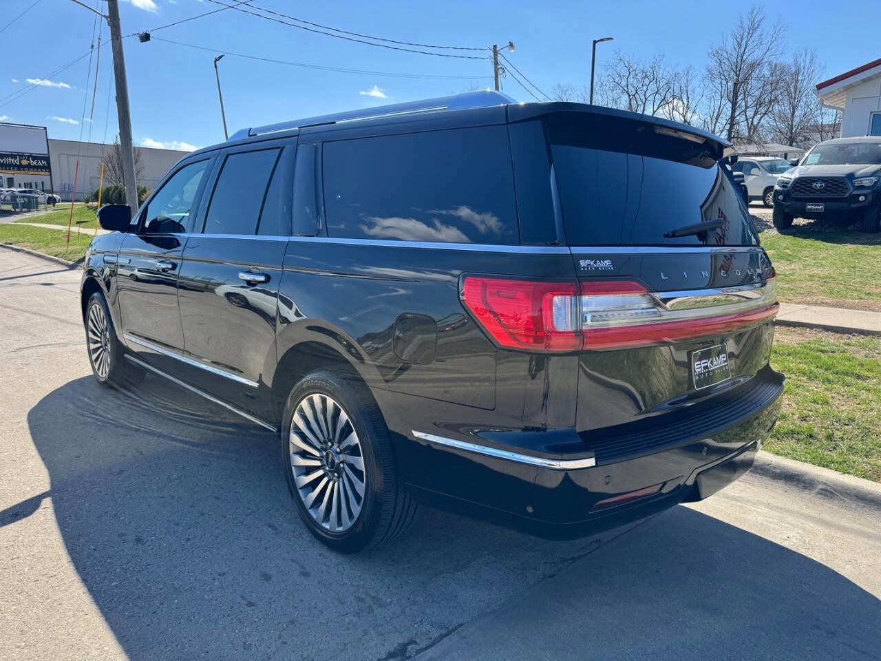 Used 2019 Lincoln Navigator L Reserve image 3