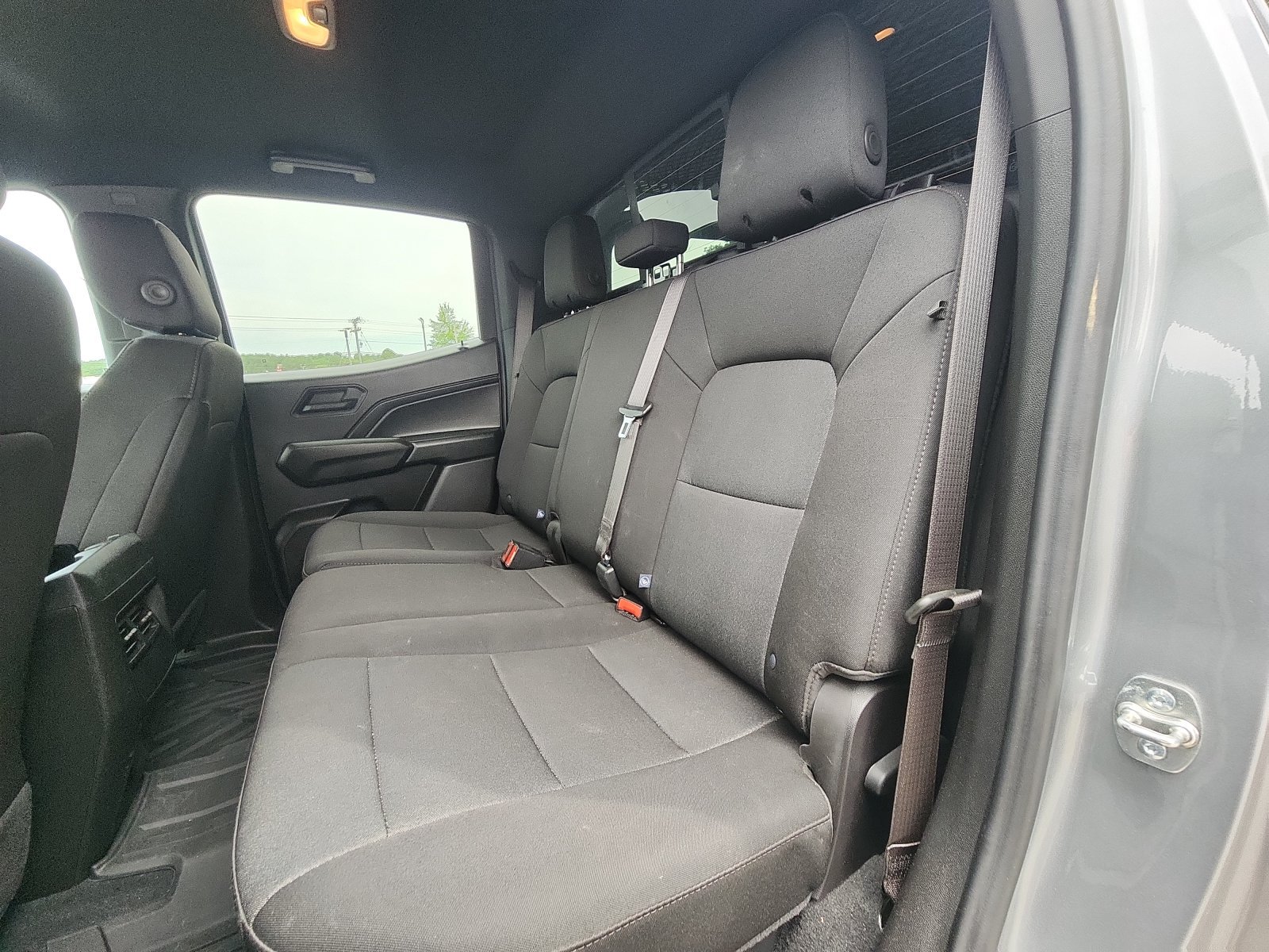 Used 2024 Chevrolet Colorado W/T w/ Technology Package RWD image 19