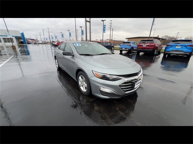 Used 2023 Chevrolet Malibu LS image 2