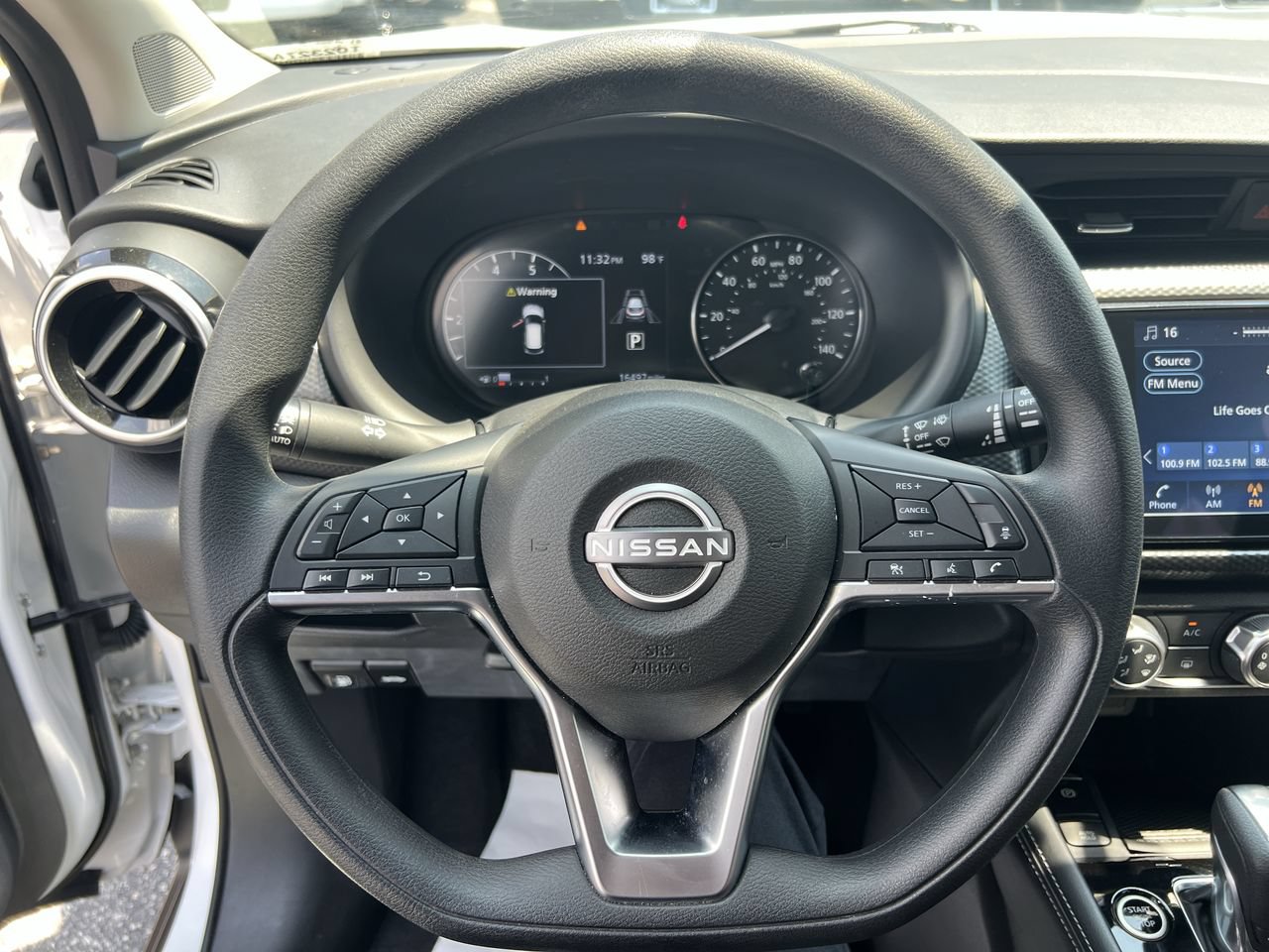 Used 2024 Nissan Kicks SV w/ Interior Electronics Package FWD image 18