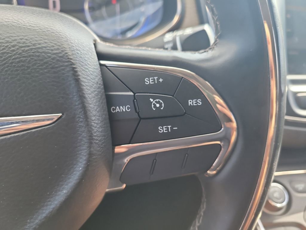 Used 2015 Chrysler 200 C w/ Navigation & Sound Group I image 28