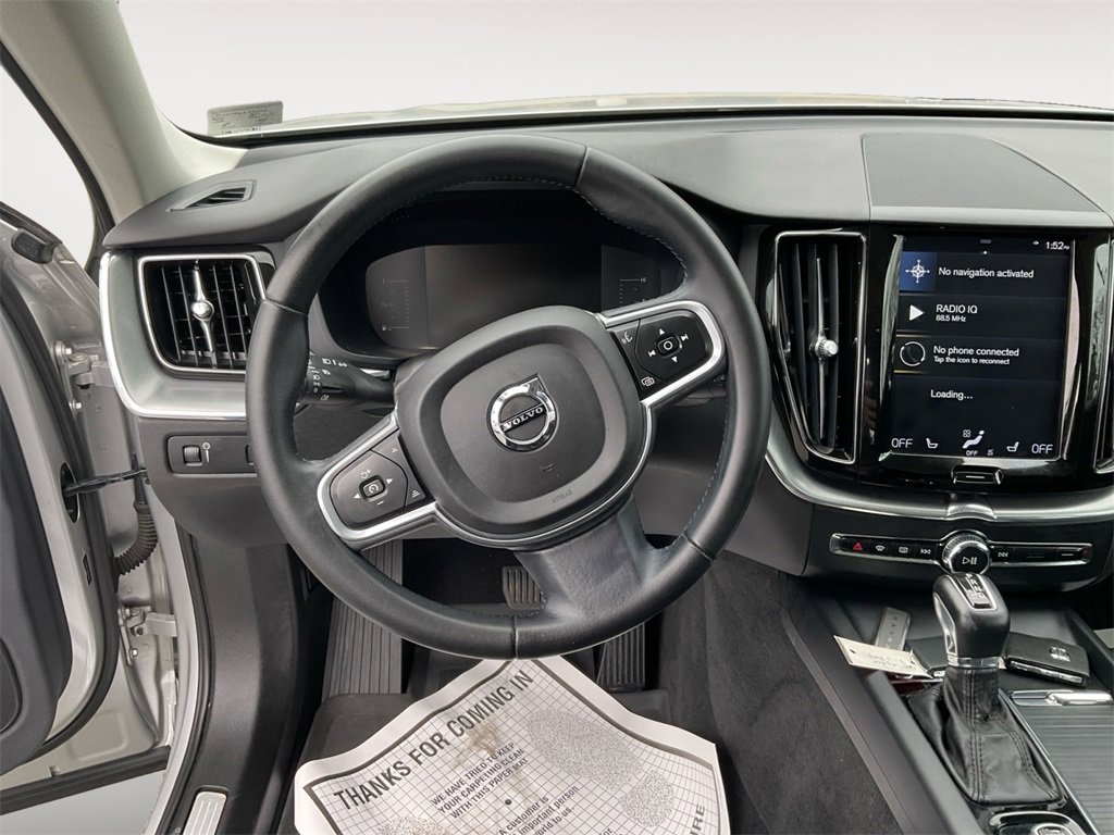Used 2019 Volvo XC60 T6 Momentum w/ Premium Package image 12