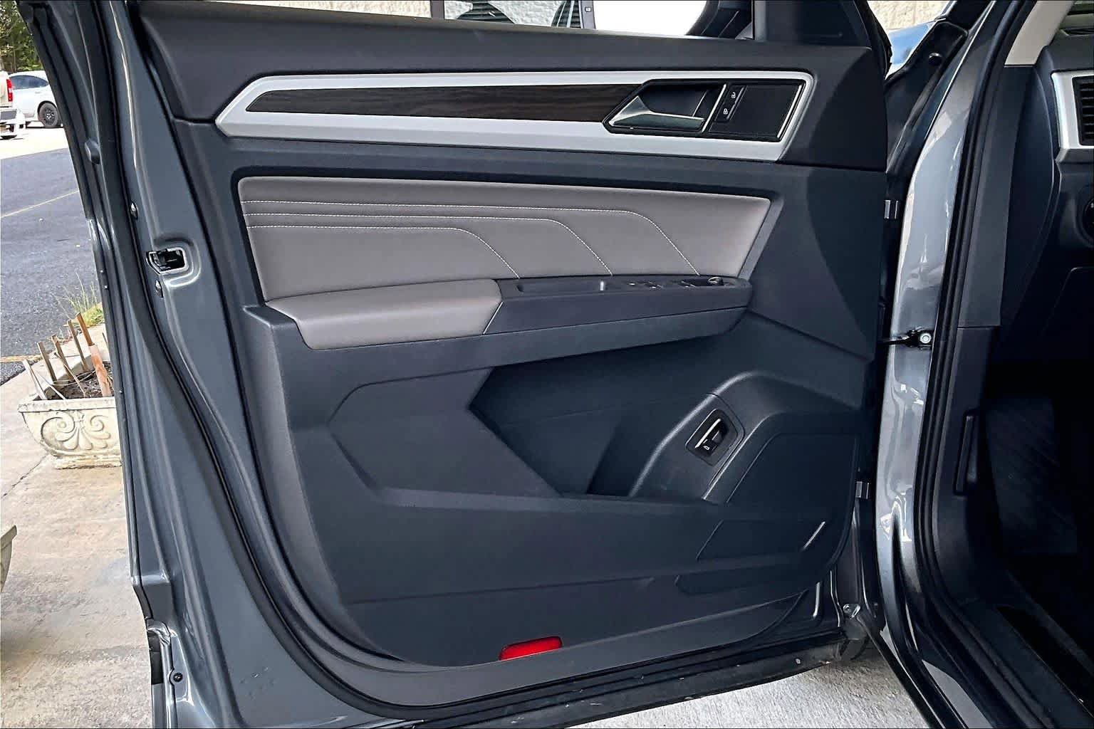 Used 2021 Volkswagen Atlas SE FWD image 21