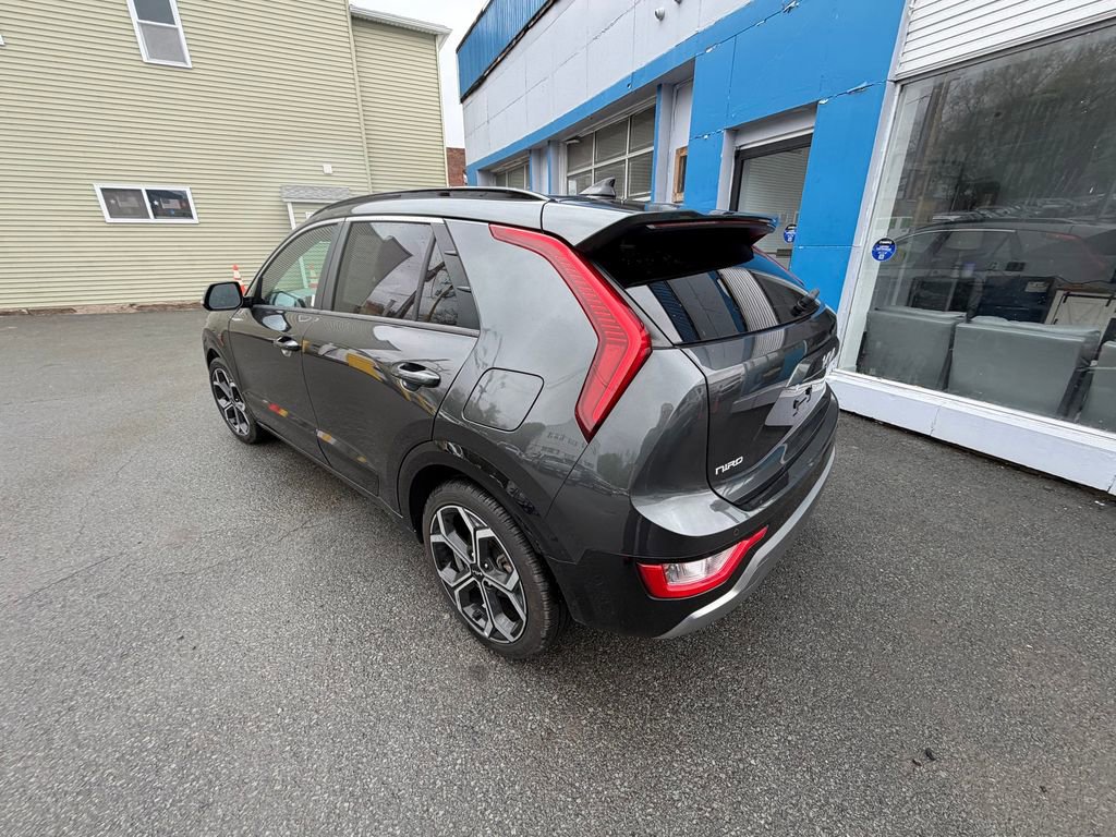 Used 2023 Kia Niro EX Touring FWD image 3