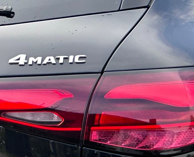 Used 2025 Mercedes-Benz GLC 300 4MATIC image 14