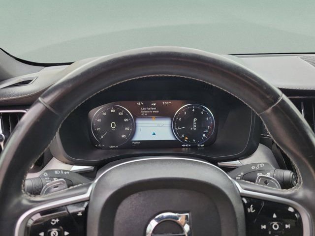 Used 2020 Volvo XC60 T5 R-Design image 30