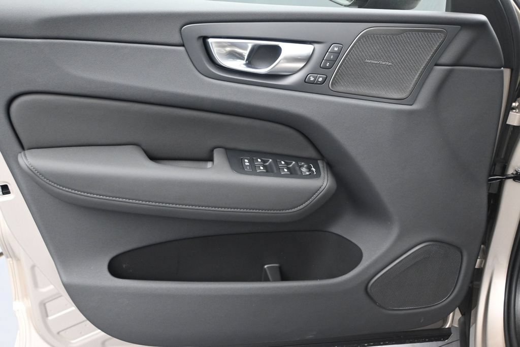 New 2026 Volvo XC60 B5 Ultra AWD/4WD image 10