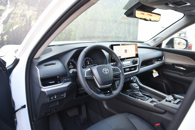 New 2026 Toyota Grand Highlander Platinum image 6