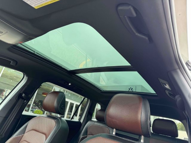 Certified 2023 Volkswagen Tiguan SEL R-Line AWD/4WD image 19