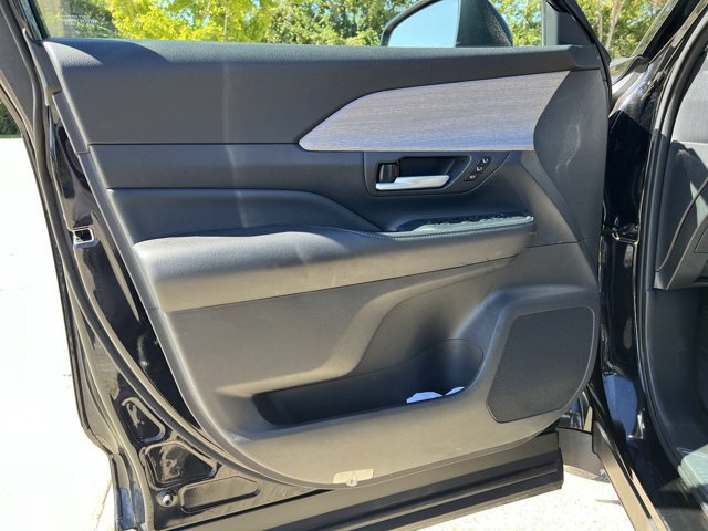 Used 2024 Toyota Grand Highlander AWD image 23