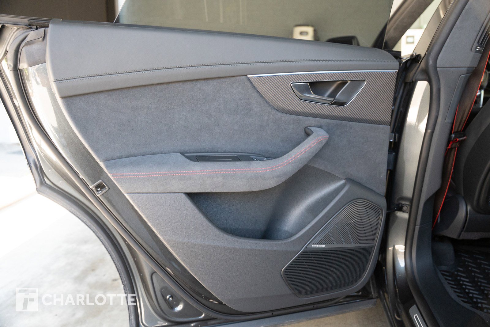 Used 2025 Audi RS Q8 performance image 26