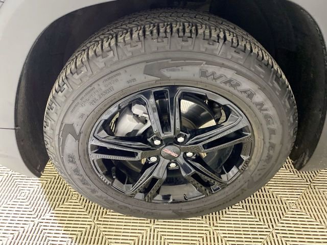 Used 2022 GMC Terrain AT4 w/ Infotainment Package II image 22