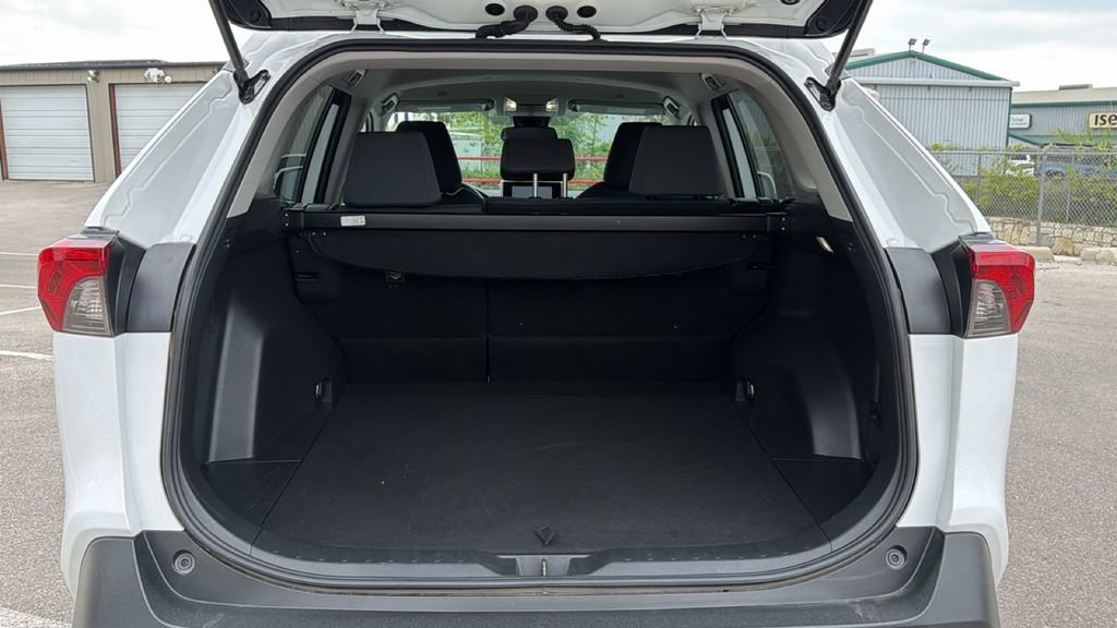 Certified 2025 Toyota RAV4 XLE image 36