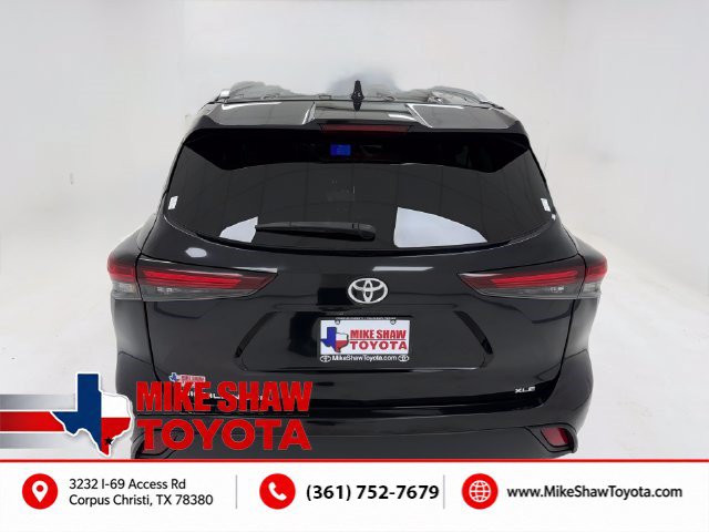 Used 2024 Toyota Highlander XLE FWD image 39