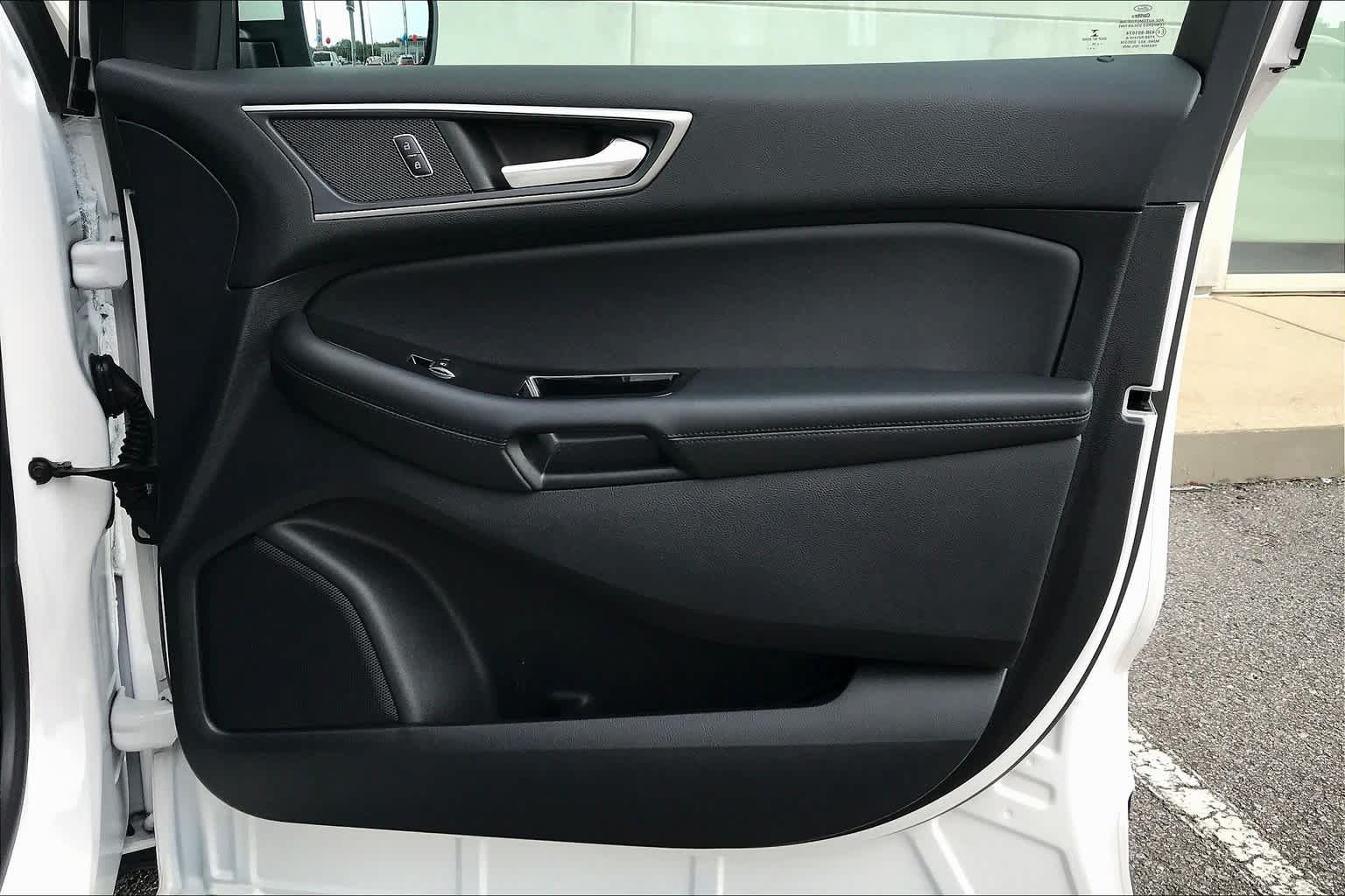 Used 2019 Ford Edge SEL w/ Equipment Group 201A AWD/4WD image 23