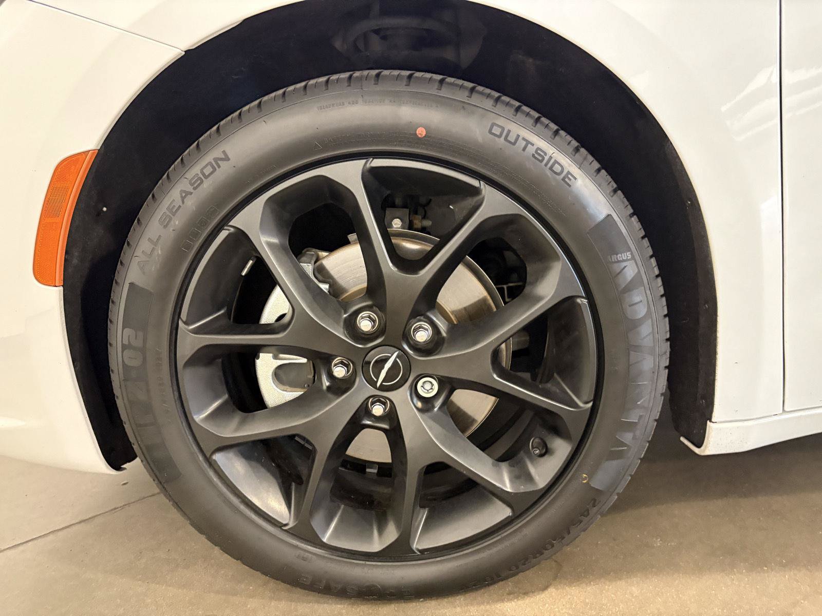 Used 2023 Chrysler Pacifica Touring-L w/ S Appearance Package FWD image 40