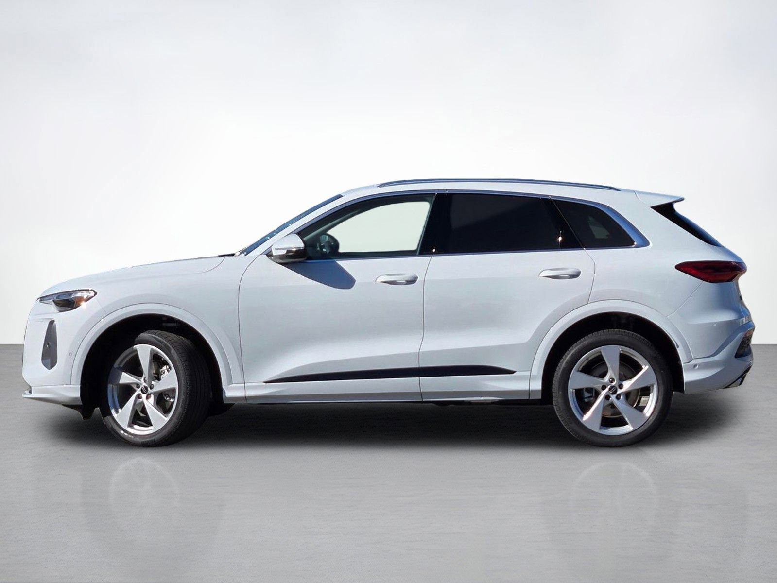 New 2025 Audi Q5 Premium Plus AWD/4WD image 3