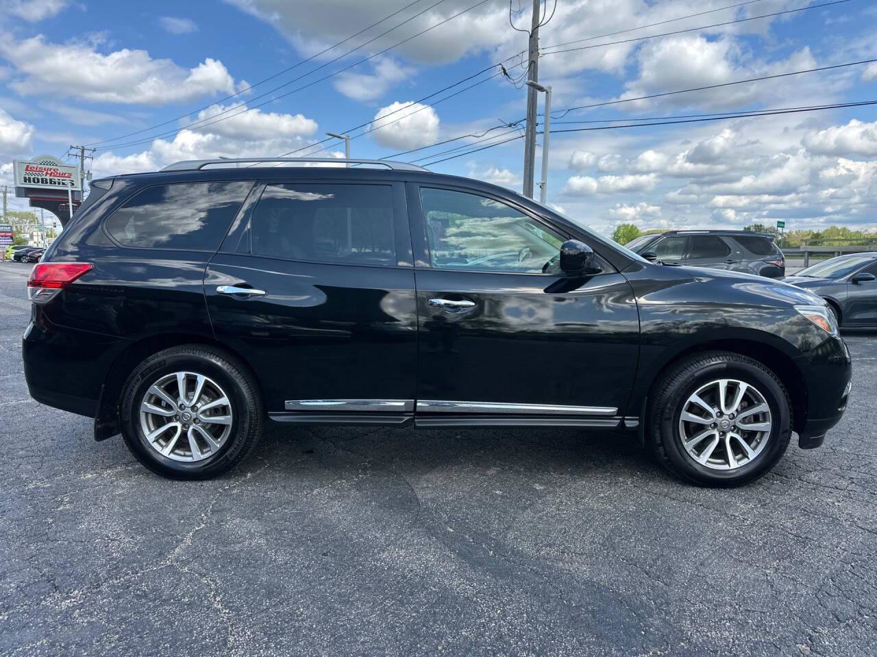 Used 2013 Nissan Pathfinder SL w/ SL Premium Pkg AWD/4WD image 6
