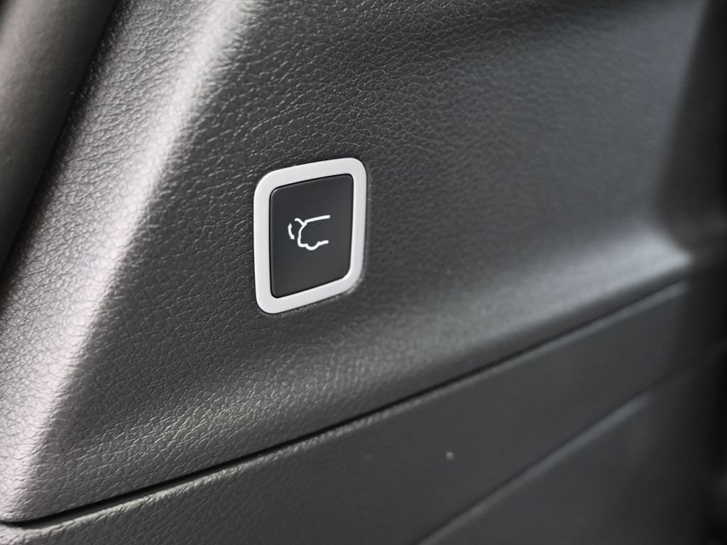 New 2026 Chrysler Voyager LX FWD image 34