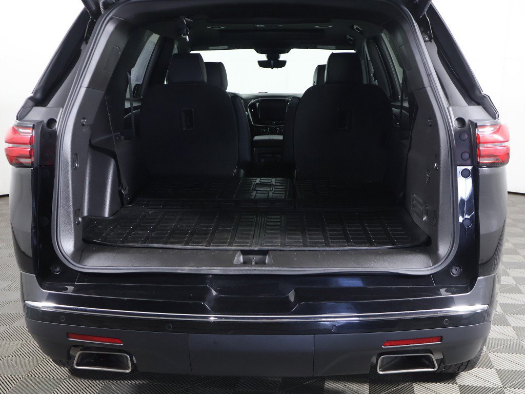 Used 2024 Chevrolet Traverse High Country w/ LPO, Cargo Package AWD/4WD image 21