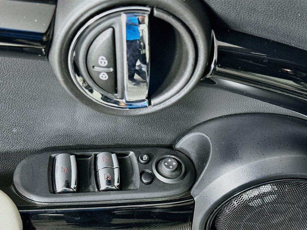 Used 2024 MINI Cooper S FWD image 18