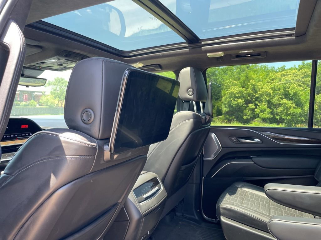 Used 2024 Cadillac Escalade ESV Sport Platinum w/ LPO, ONYX Package AWD/4WD image 14
