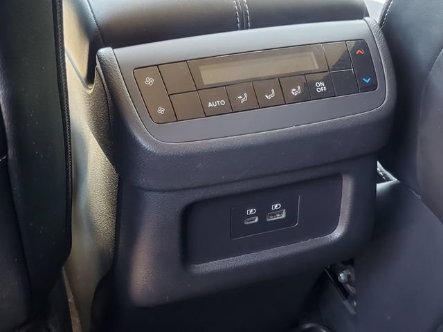 Used 2024 Nissan Pathfinder SL AWD/4WD image 32