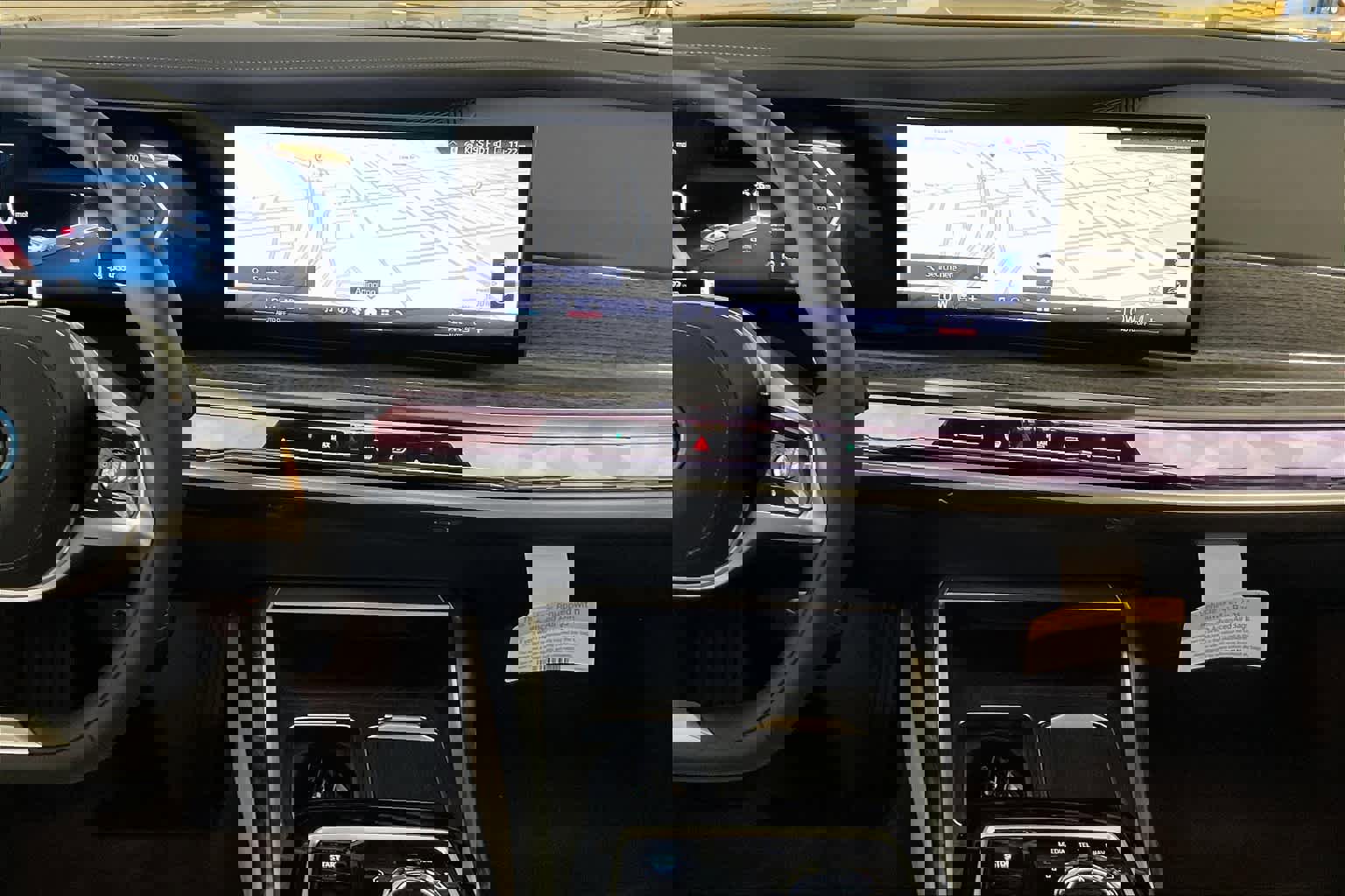 Used 2025 BMW i7 eDrive50 image 6