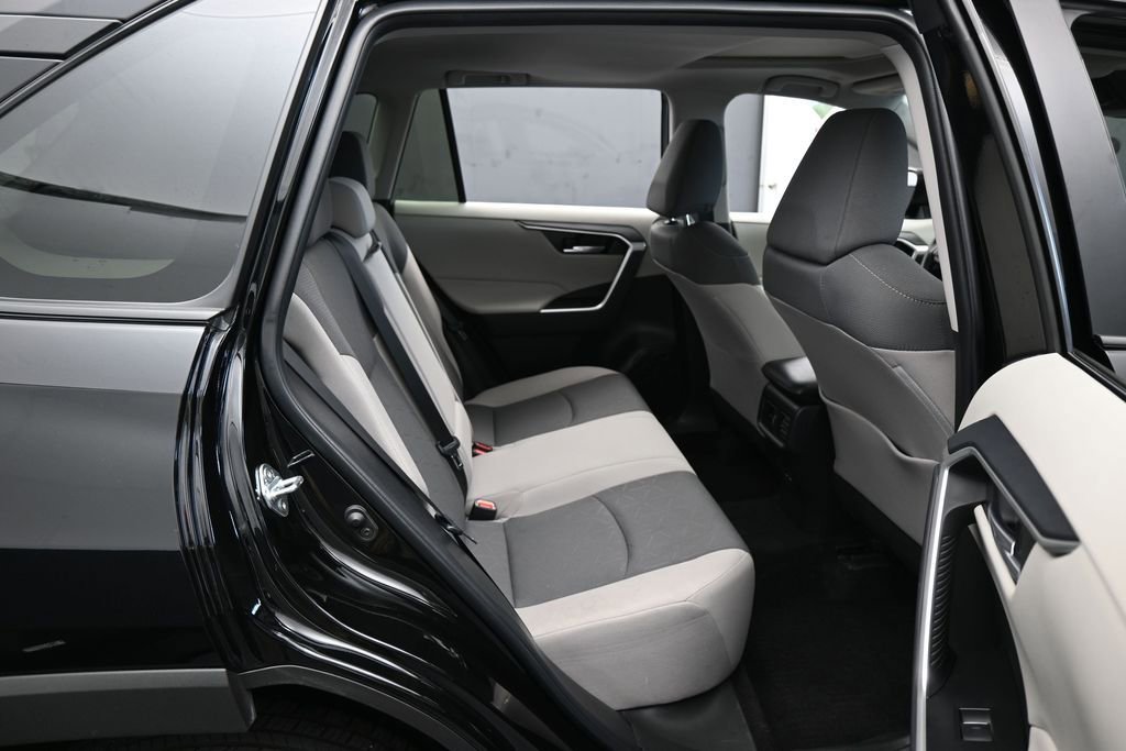 Used 2025 Toyota RAV4 XLE w/ Convenience Package FWD image 36