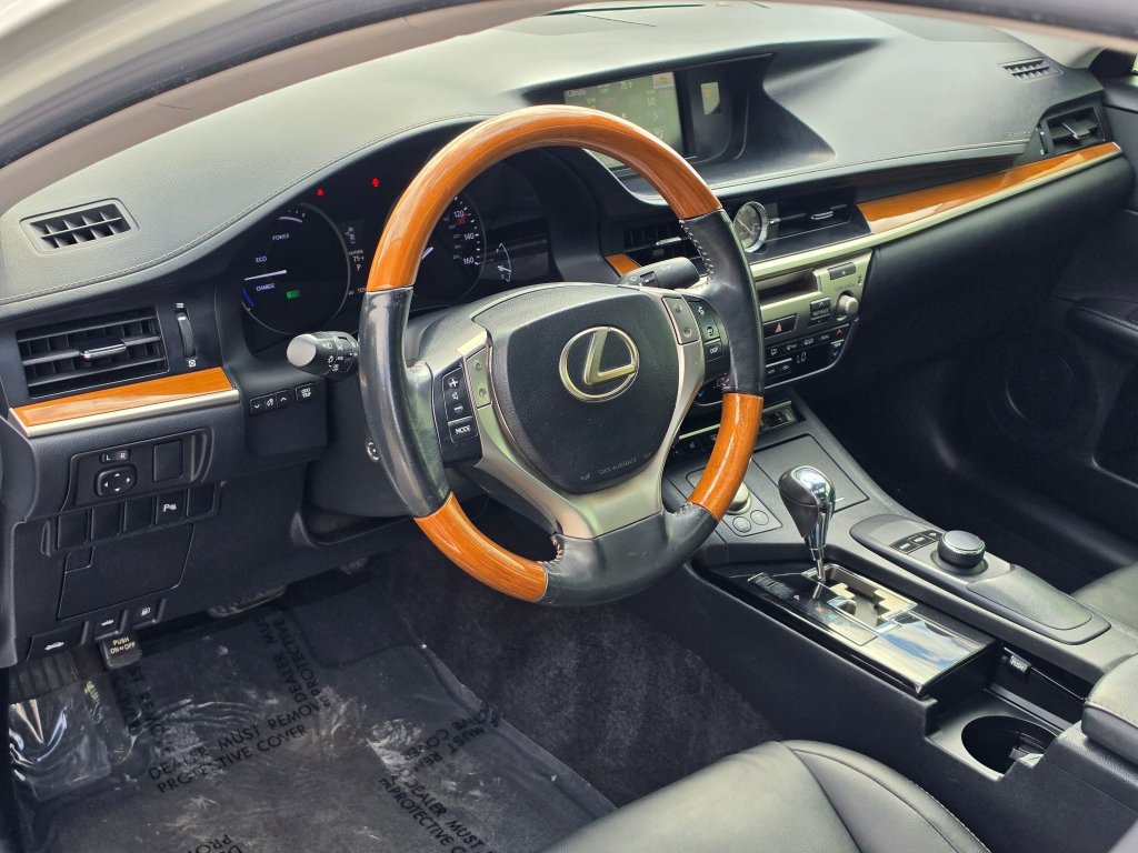 Used 2013 Lexus ES 300h w/ Premium Pkg FWD image 25