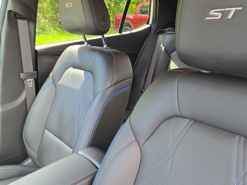 Used 2025 Buick Envista Sport Touring w/ Convenience I Package FWD image 21