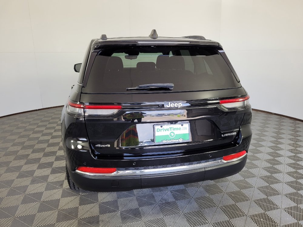Used 2023 Jeep Grand Cherokee Laredo AWD/4WD image 6