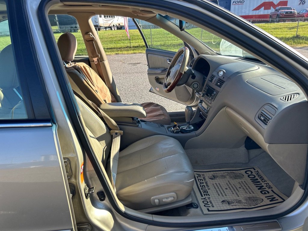 Used 2001 INFINITI I30 FWD image 15